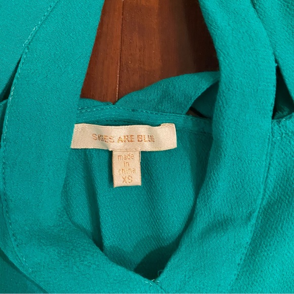 Skies are blue top - Picture 2 of 2